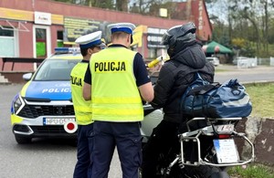 POLICJANCI PODCZAS DZIAŁAŃ