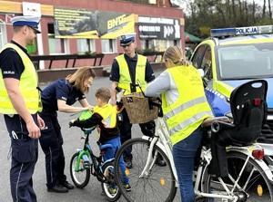 POLICJANCI PODCZAS DZIAŁAŃ